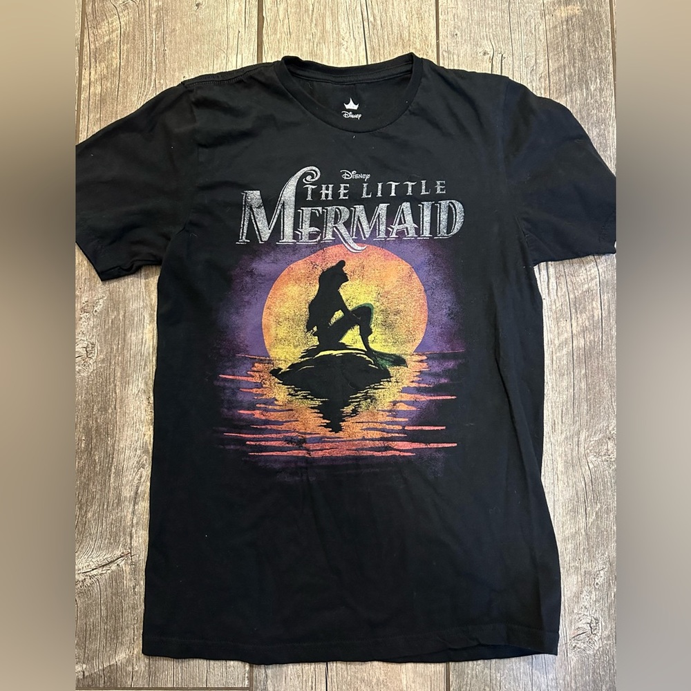 Disney Little Mermaid tee, size small